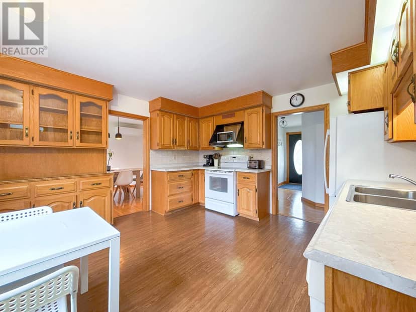 68 Parkview Drive — photo 9 of 34