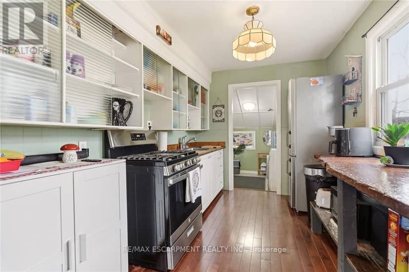 66 East 32nd Street, Hamilton, photo 7
