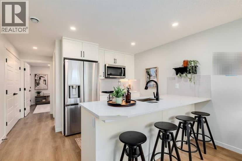 205, 40 Livingston Parade NE, Calgary, photo 3