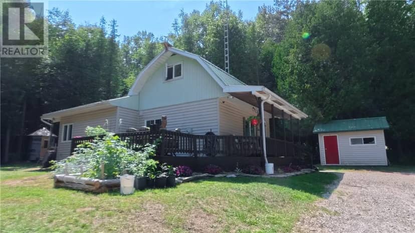 7 Oak Drive, Kagawong, Manitoulin Island
