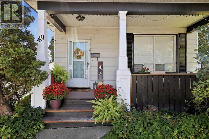 49 Hawthorne AVE — photo 2 of 36