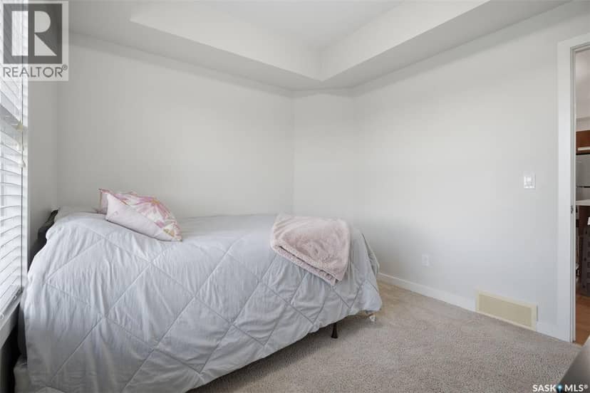1312 1015 Patrick CRESCENT — photo 14 of 27