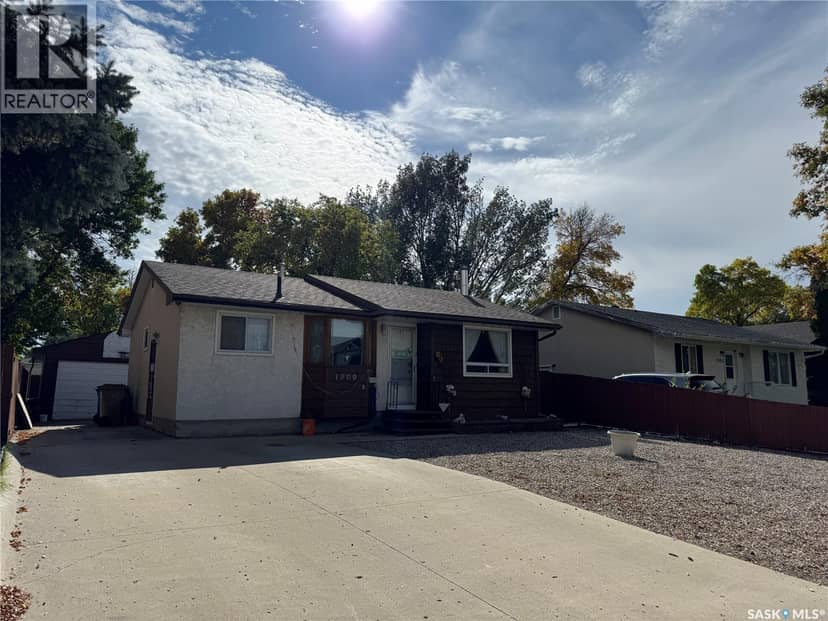 1909 7th AVENUE E, Regina, photo 2