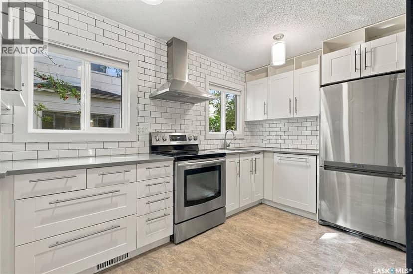 221 Elm STREET, Saskatoon, photo 7