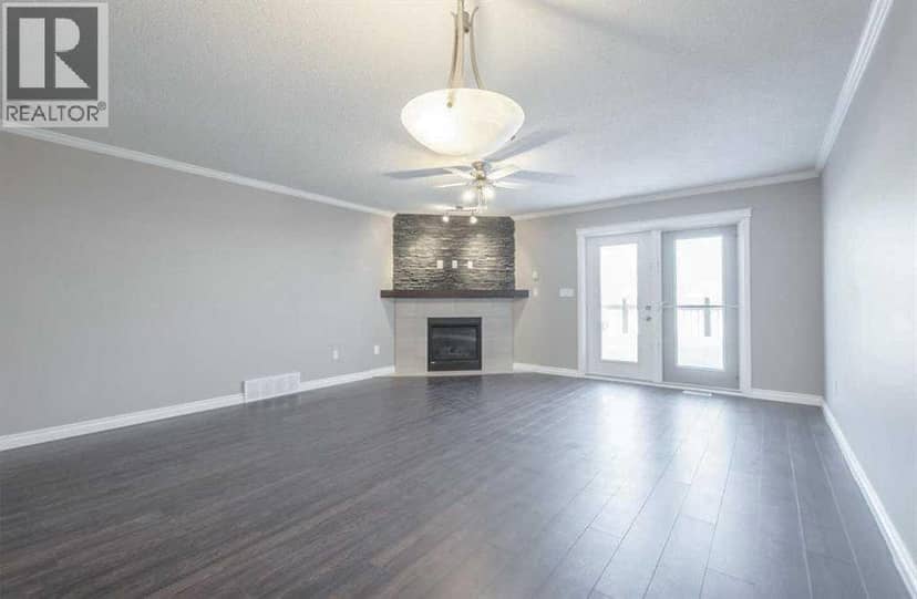 5215 52 Street — photo 30 of 40