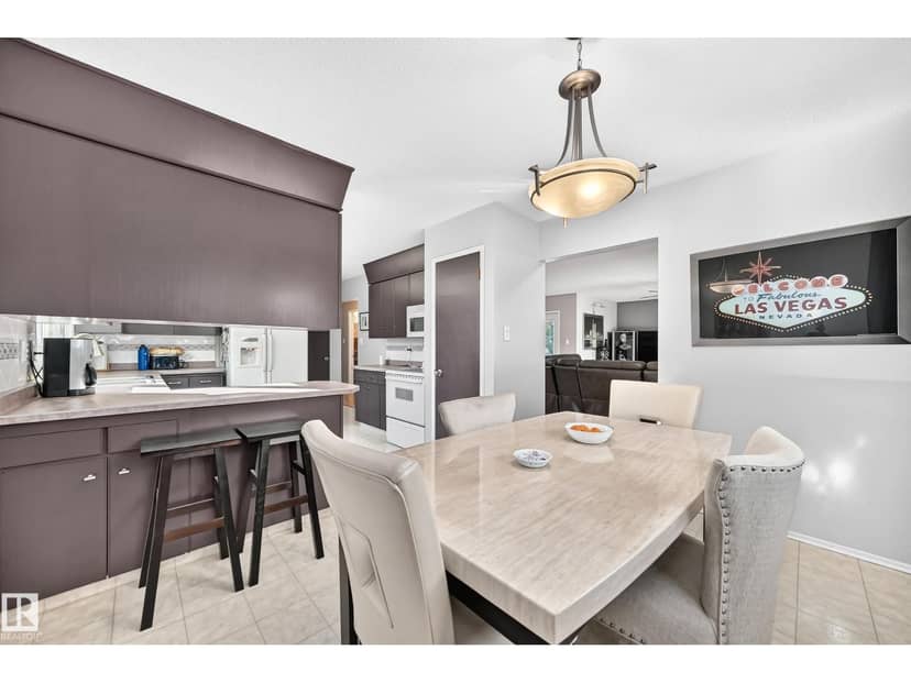 6107 146 AV NW — photo 16 of 40