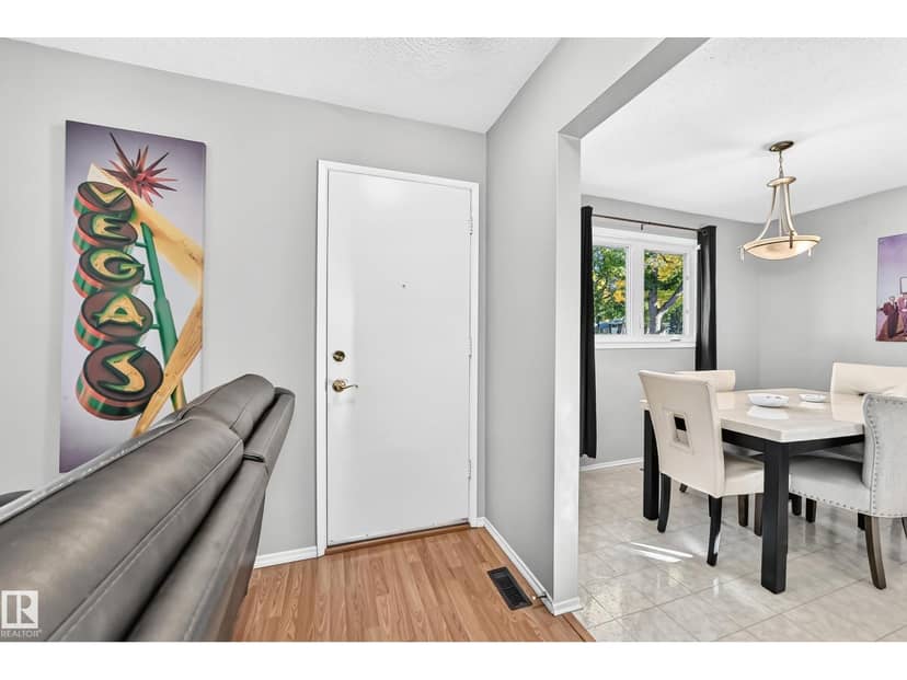 6107 146 AV NW, Edmonton, photo 2