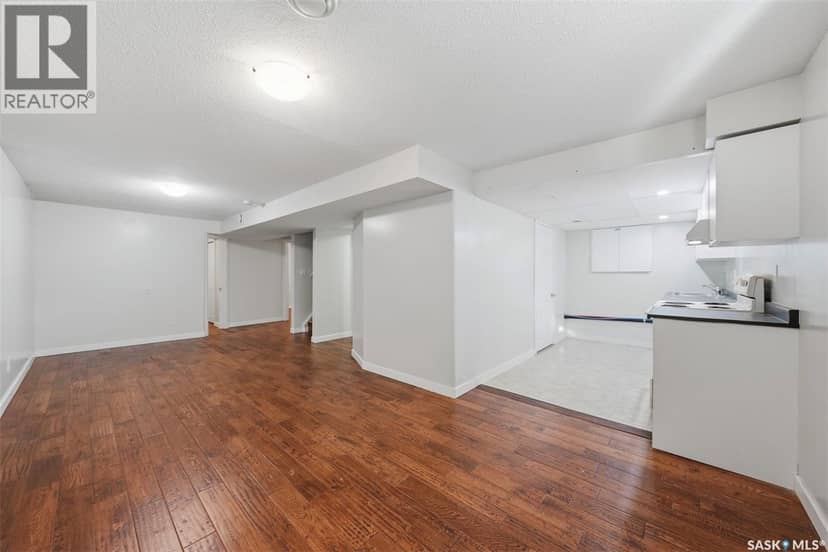 3817 Diefenbaker DRIVE — photo 21 of 40