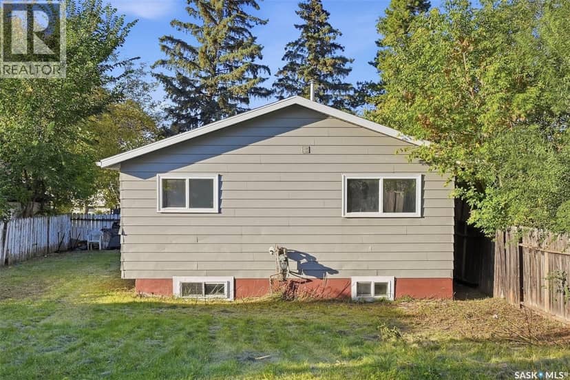 3817 Diefenbaker DRIVE — photo 27 of 40