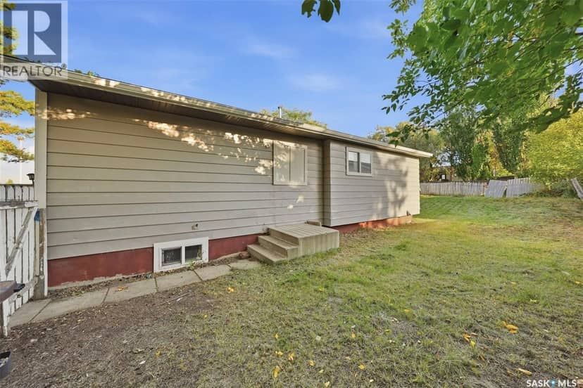 3817 Diefenbaker DRIVE — photo 28 of 40