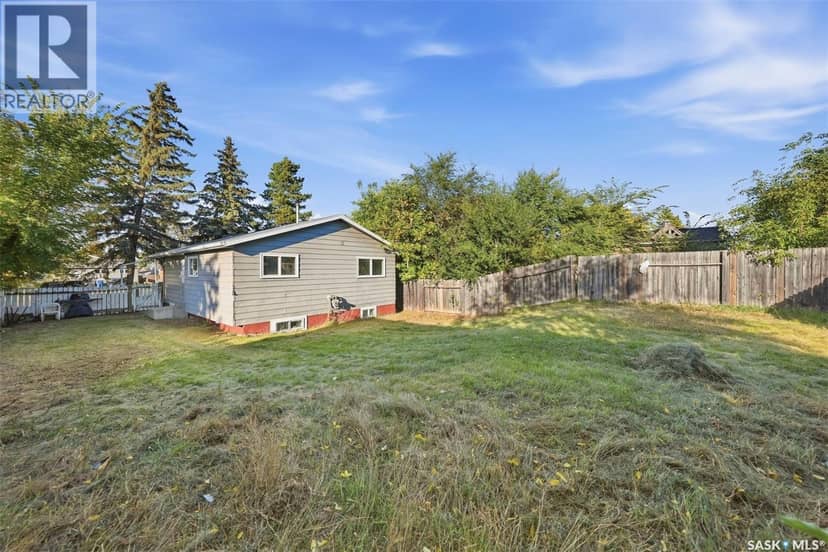 3817 Diefenbaker DRIVE — photo 30 of 40