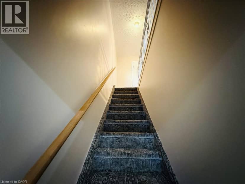 24 SOMERSET Avenue — photo 15 of 35