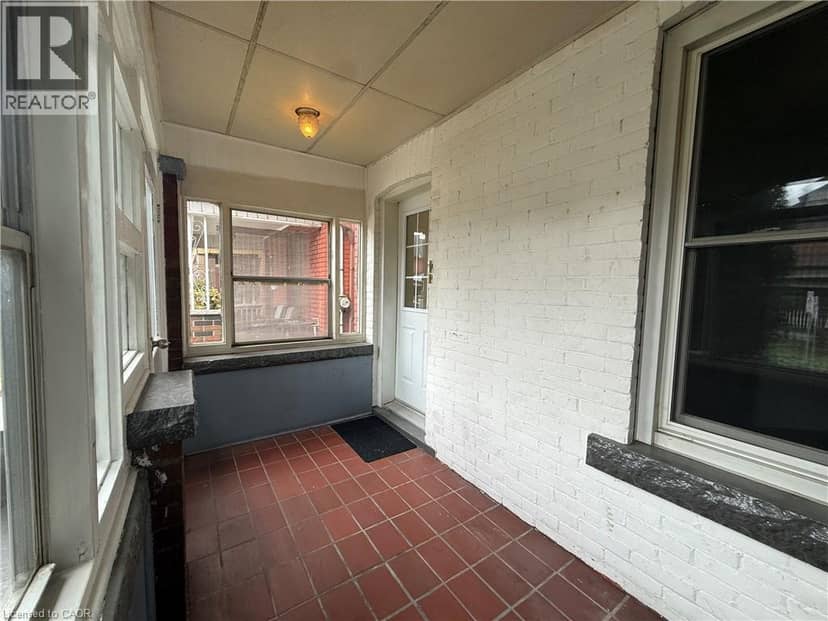 24 SOMERSET Avenue — photo 4 of 35