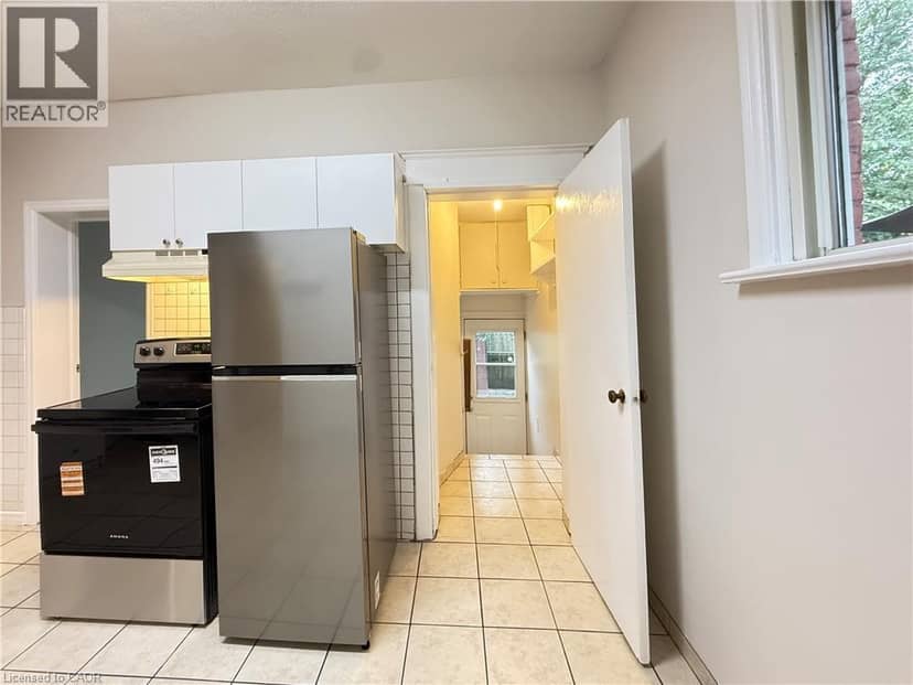 24 SOMERSET Avenue — photo 11 of 35