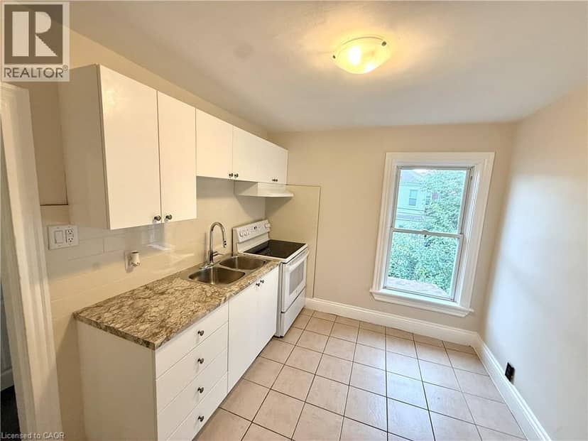 24 SOMERSET Avenue — photo 17 of 35