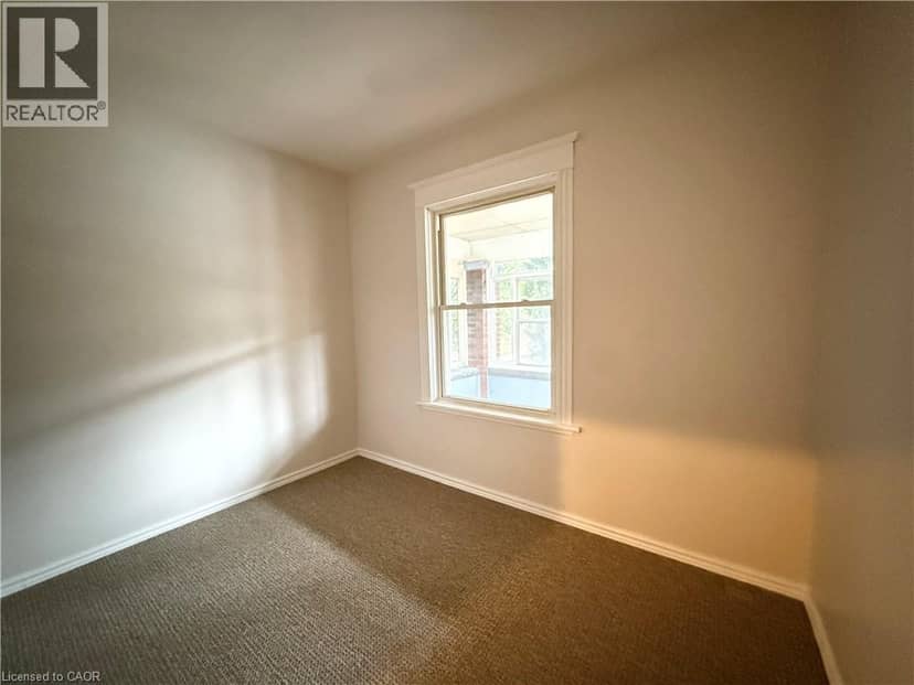 24 SOMERSET Avenue — photo 13 of 35