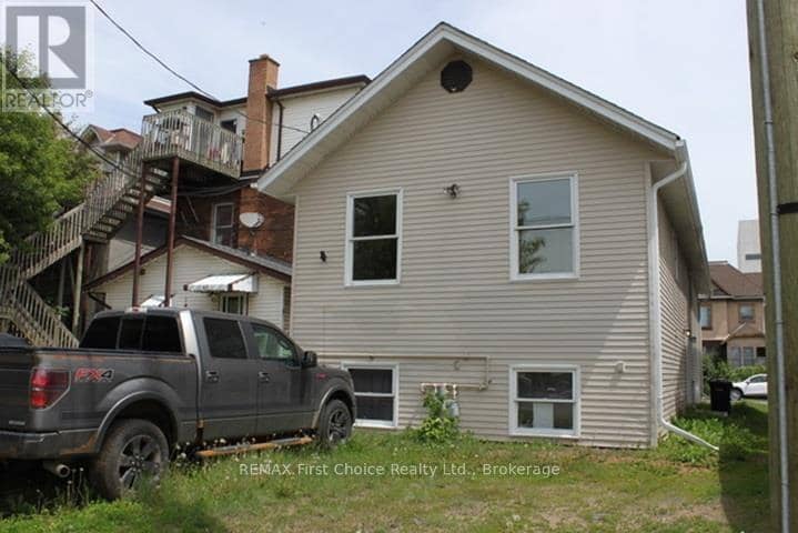 129 McKellar Street N — photo 2 of 10