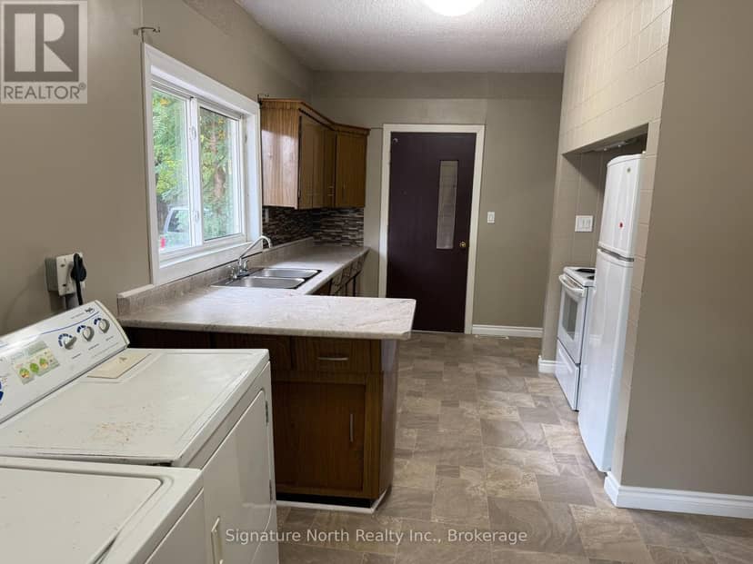 618 McTavish Street — photo 11 of 28