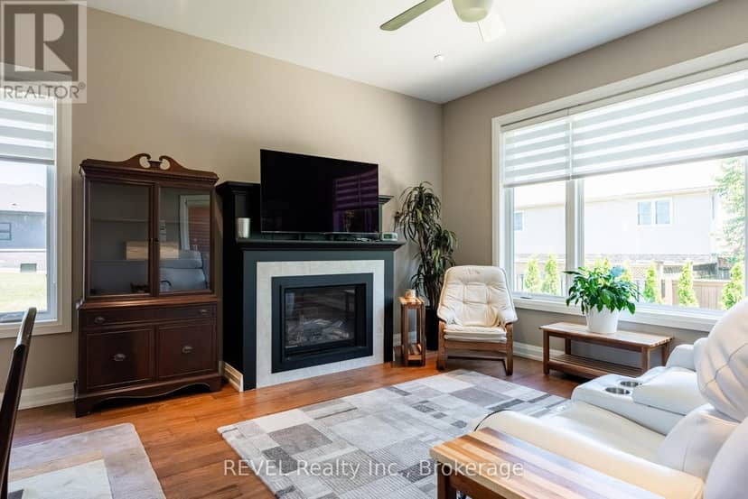19 Francesco Crescent — photo 13 of 38