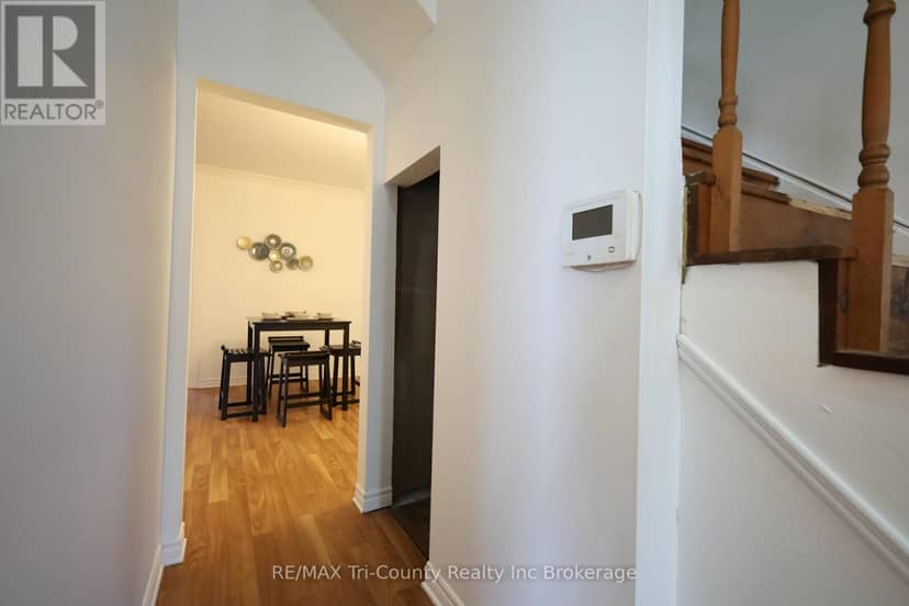 60 Manitoba Street — photo 11 of 29