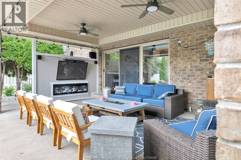 1371 Matthew Crescent — photo 33 of 40