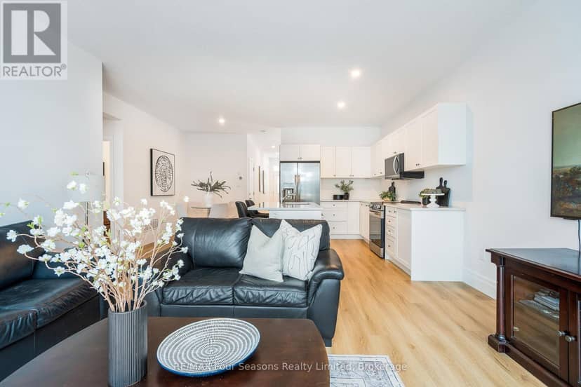 248 Duncan Street — photo 10 of 36