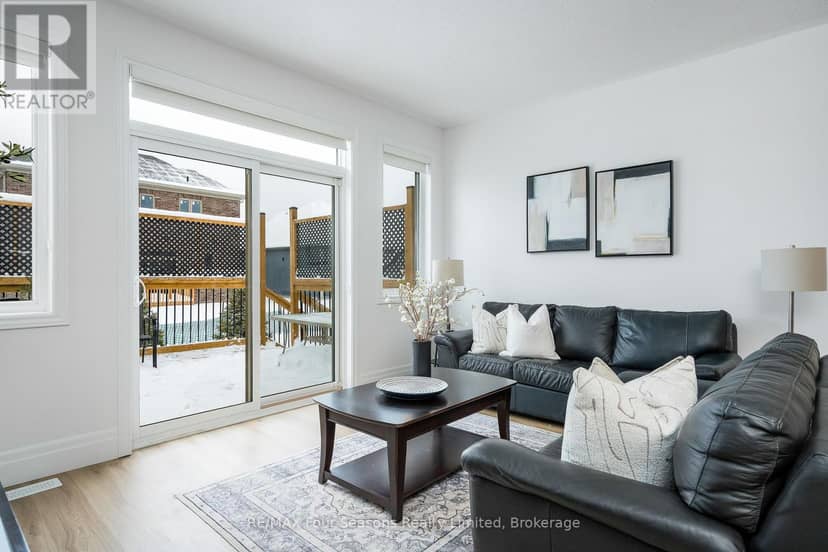 248 Duncan Street — photo 8 of 36