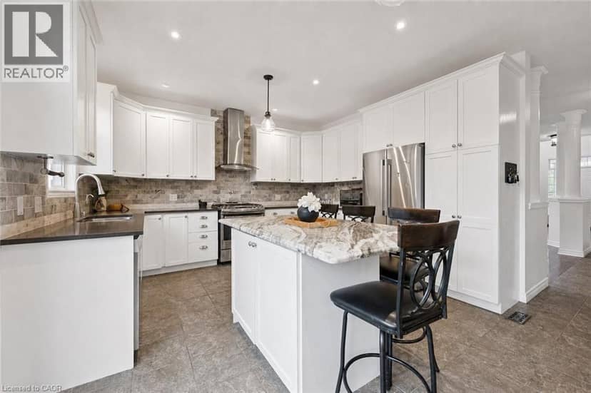 7 HARDY Street — photo 8 of 38