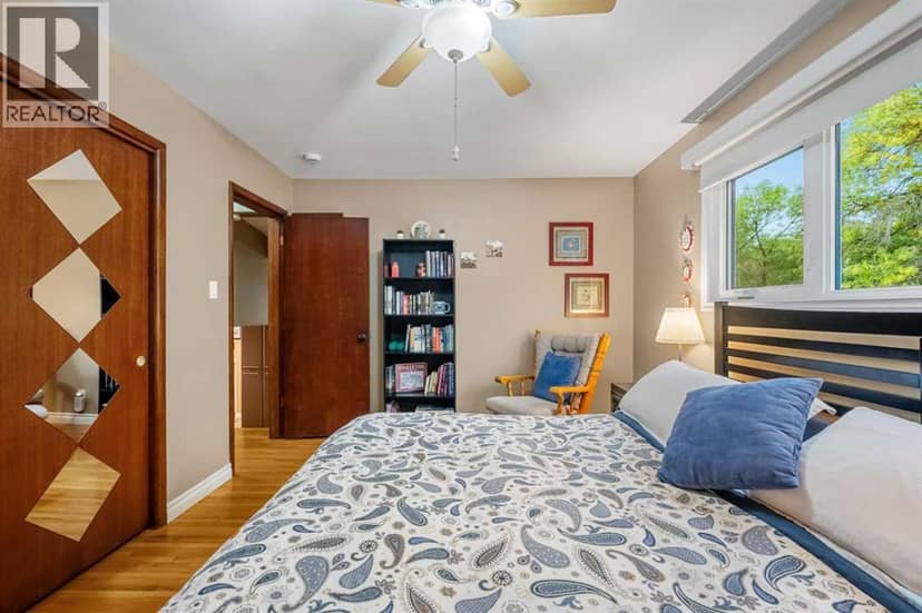 4116 Brisebois Drive NW — photo 13 of 40