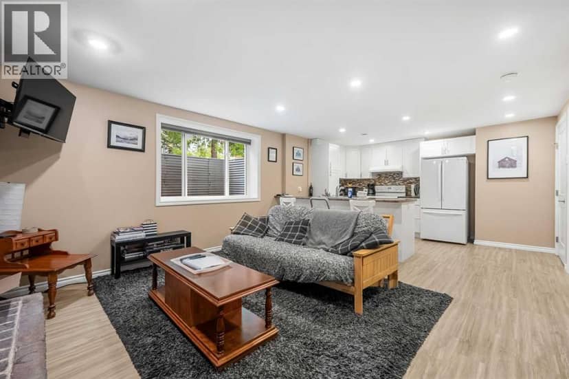 4116 Brisebois Drive NW — photo 18 of 40