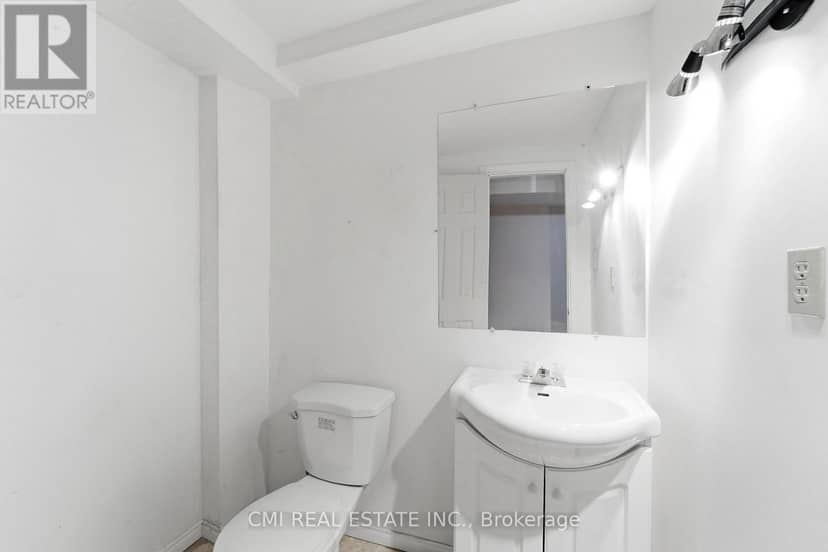 128 Toba Crescent — photo 32 of 40
