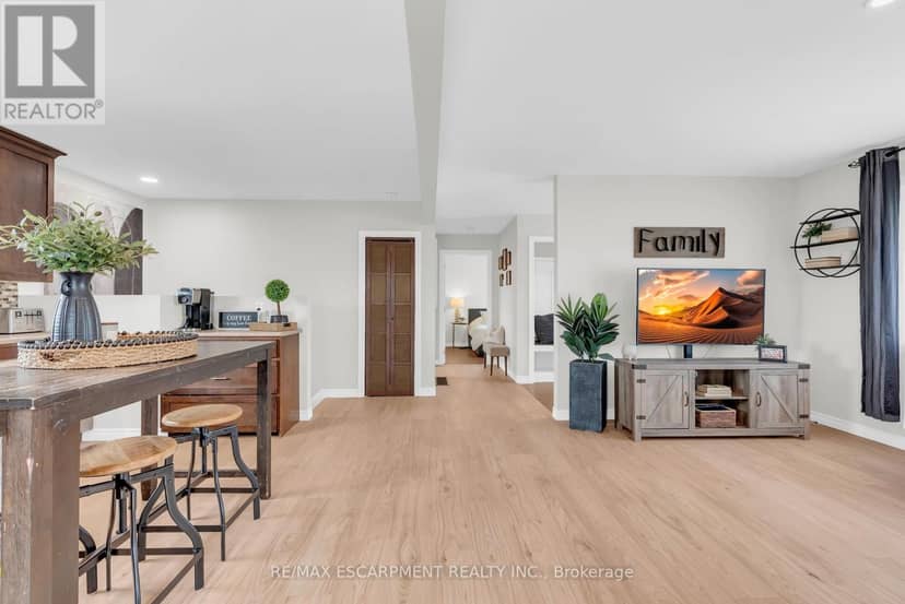21 Kidd Avenue — photo 14 of 40