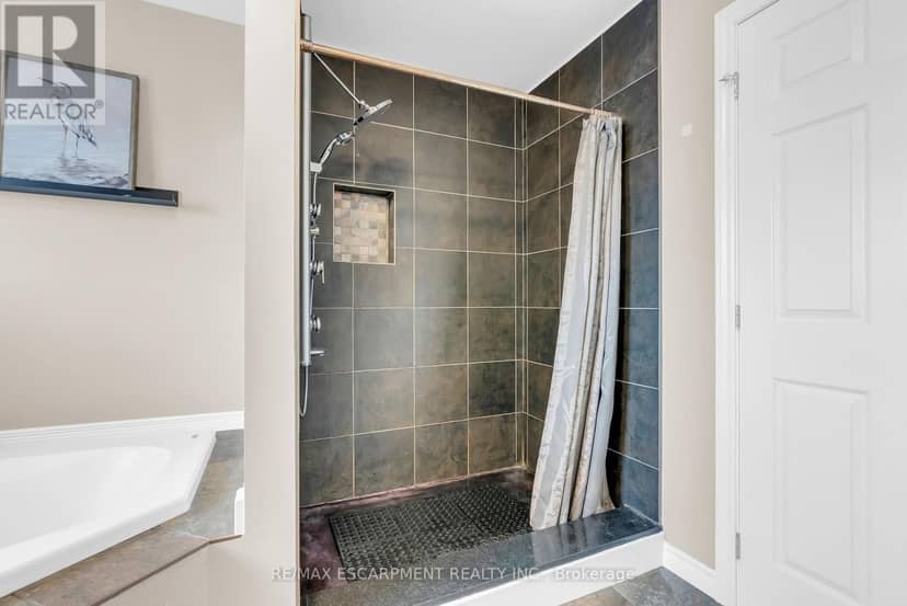 21 Kidd Avenue — photo 22 of 40