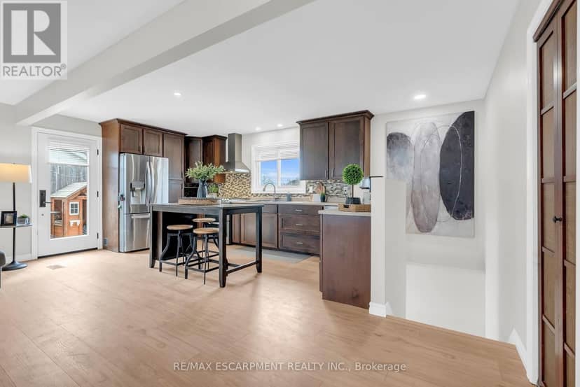 21 Kidd Avenue — photo 8 of 40