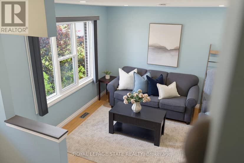 15 Seneca Street S — photo 10 of 35