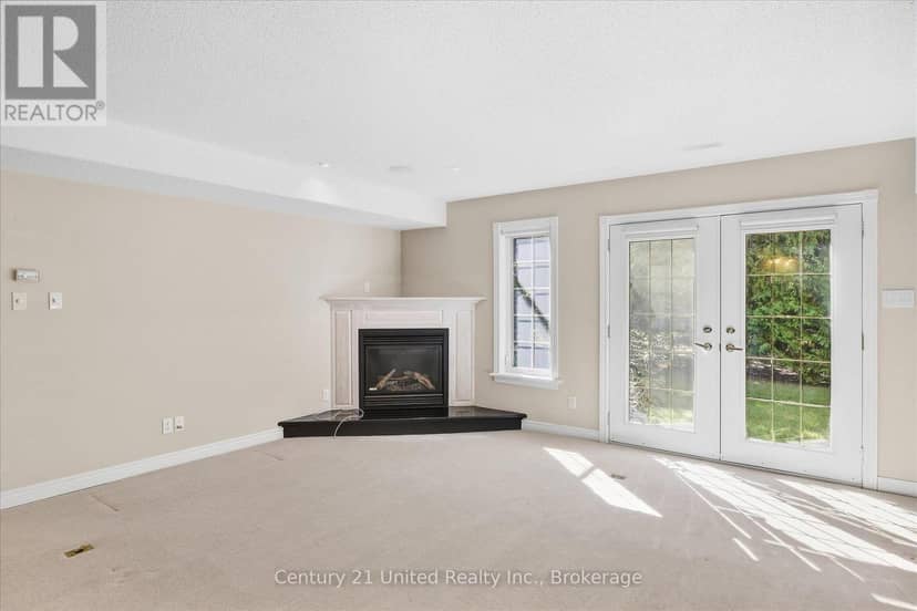 611 - 1742 Ravenwood Drive — photo 26 of 40