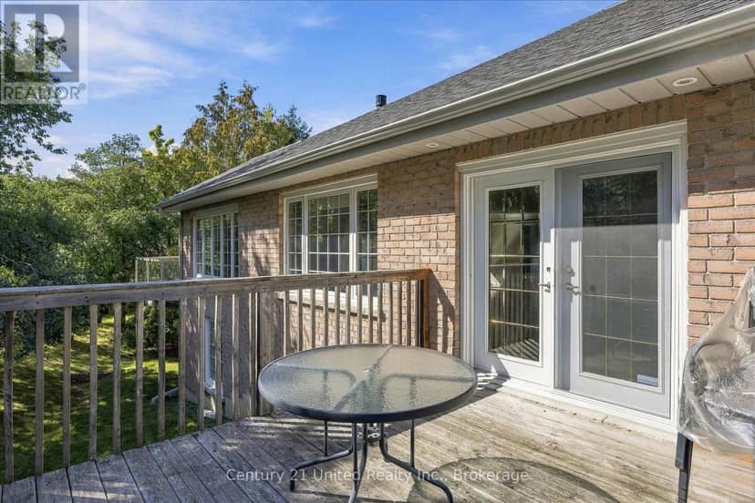 611 - 1742 Ravenwood Drive — photo 34 of 40