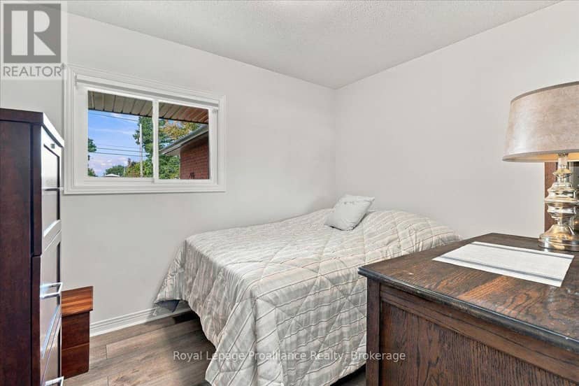224 Dundas Street W — photo 20 of 40