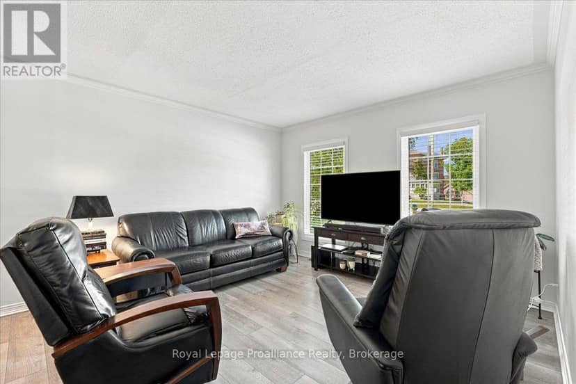 224 Dundas Street W, Greater Napanee, photo 7