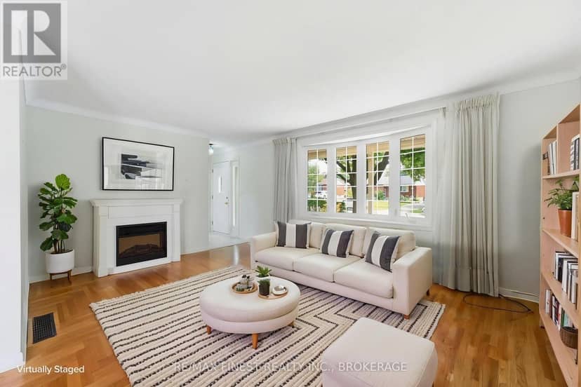 746 Laidlaw Crescent — photo 11 of 40