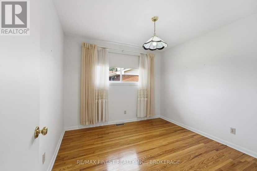746 Laidlaw Crescent — photo 26 of 40