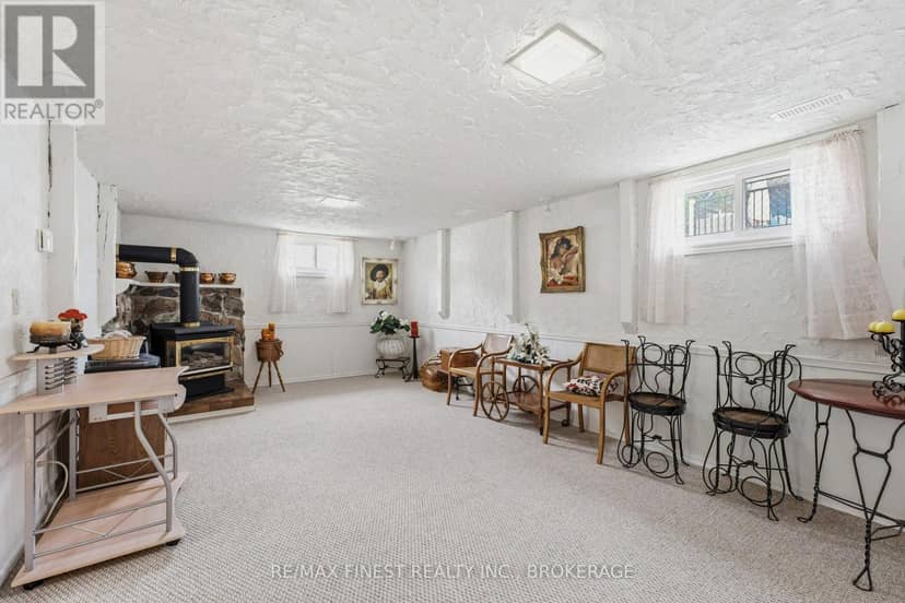 746 Laidlaw Crescent — photo 28 of 40
