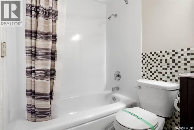 605 4545 Rae STREET — photo 14 of 24