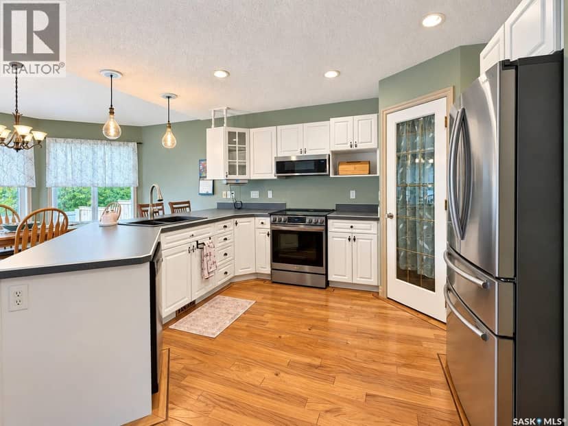 21 Wilfred Street — photo 8 of 40