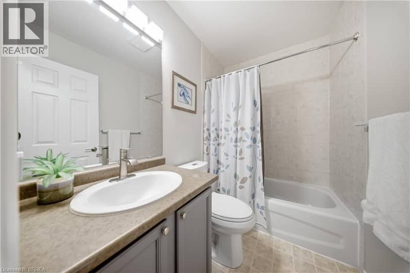 58 WATERLOO Street Unit# 4 — photo 11 of 24