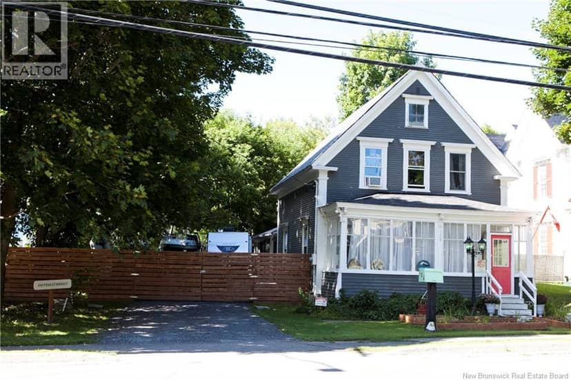 126 Broadway Street — photo 2 of 40