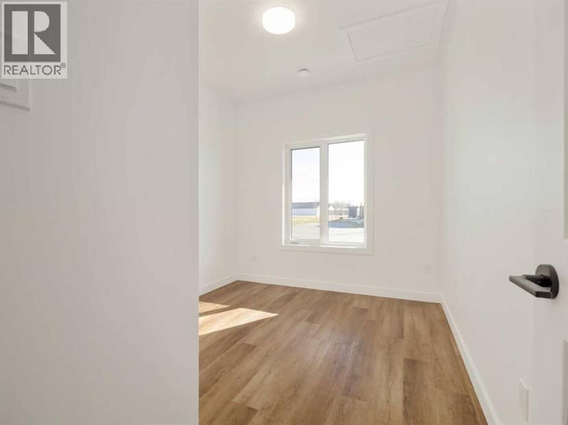 7046 48 Street — photo 28 of 33