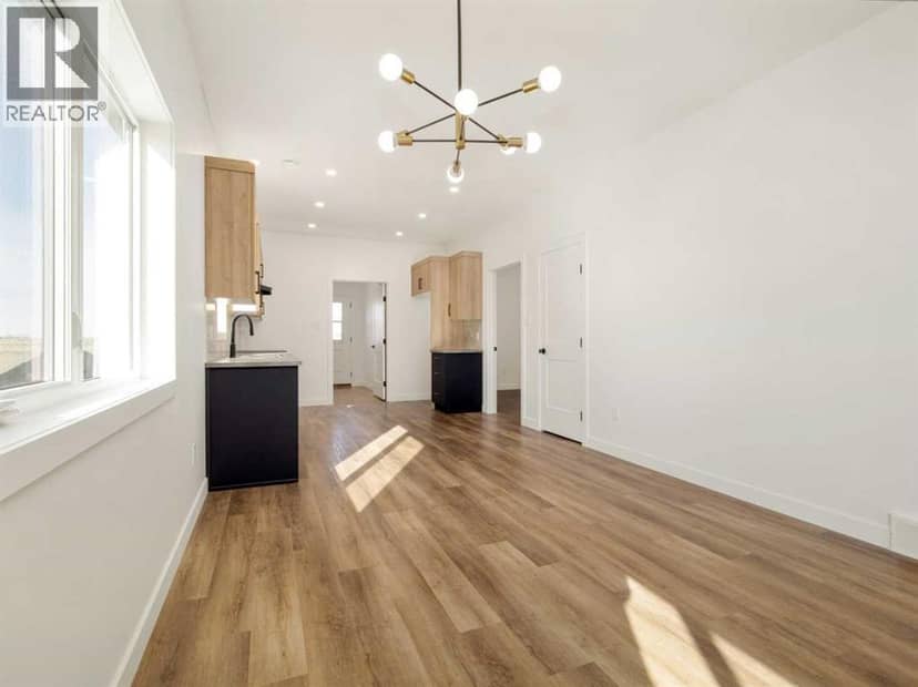 7046 48 Street — photo 11 of 33