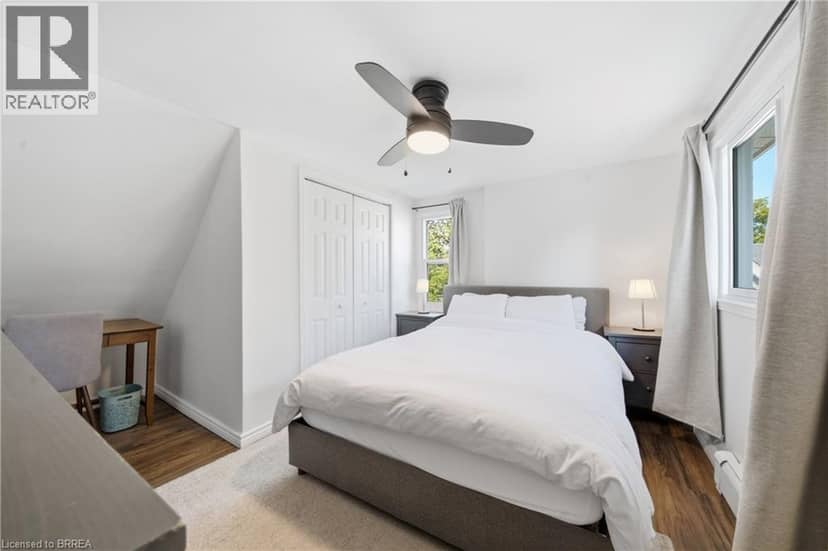 33 WOOD Street — photo 17 of 34