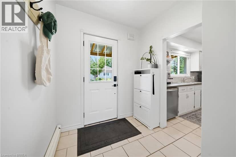 33 WOOD Street, Brantford, photo 3